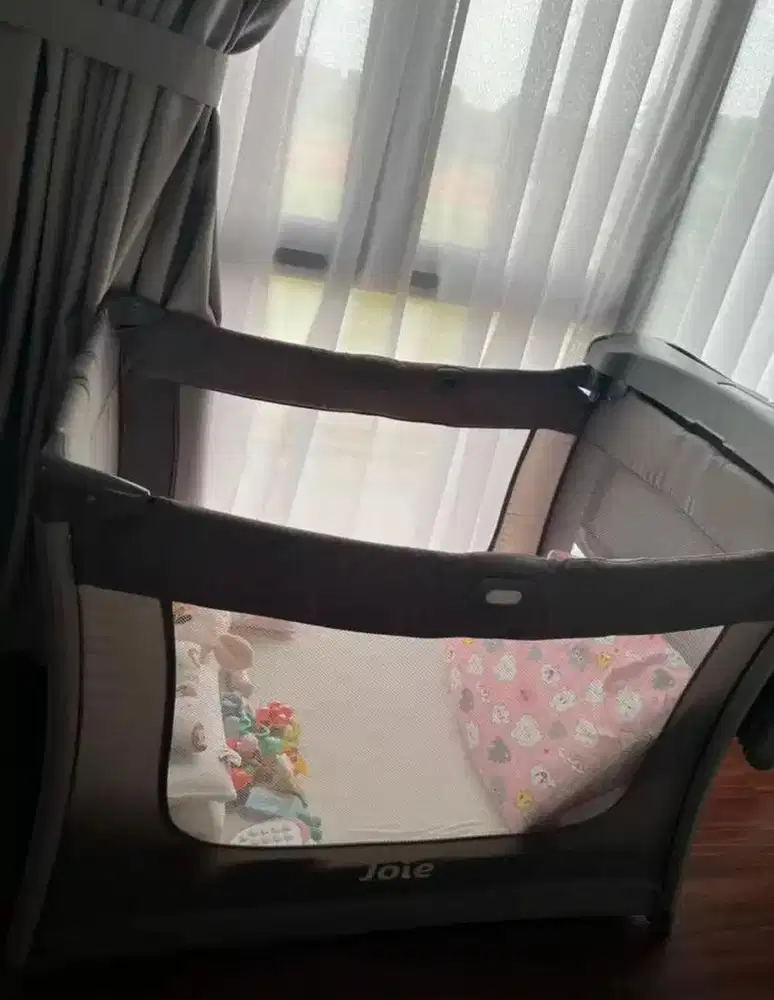 box baby joie like new n carseat