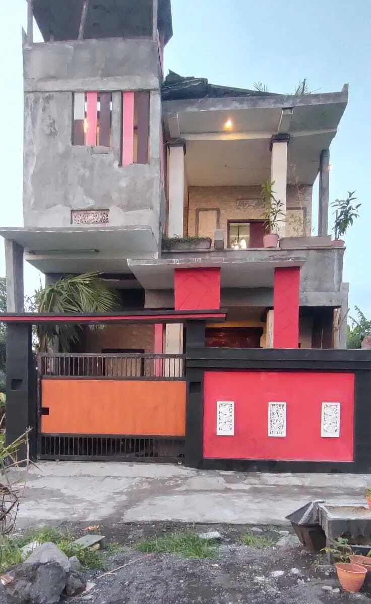 Dijual Rumah 2 Lantai Area Batubulan