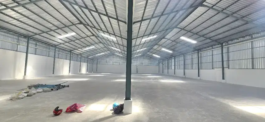 DI SEWAKAN/JUAL GUDANG BARU DI SALATIGA KOTA - KAB. SEMARANG