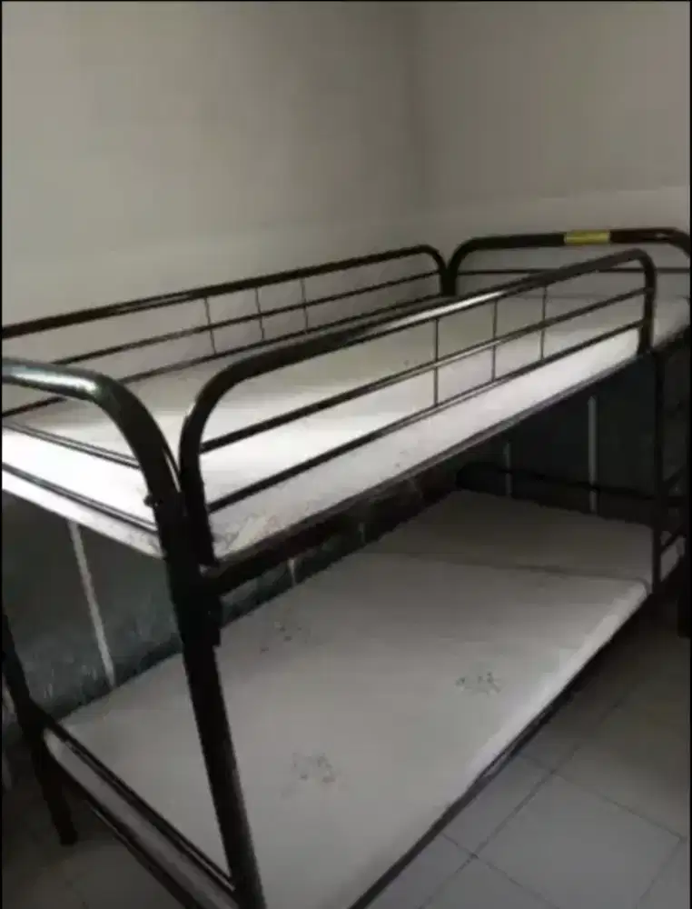 Tempat tidur bertingkat