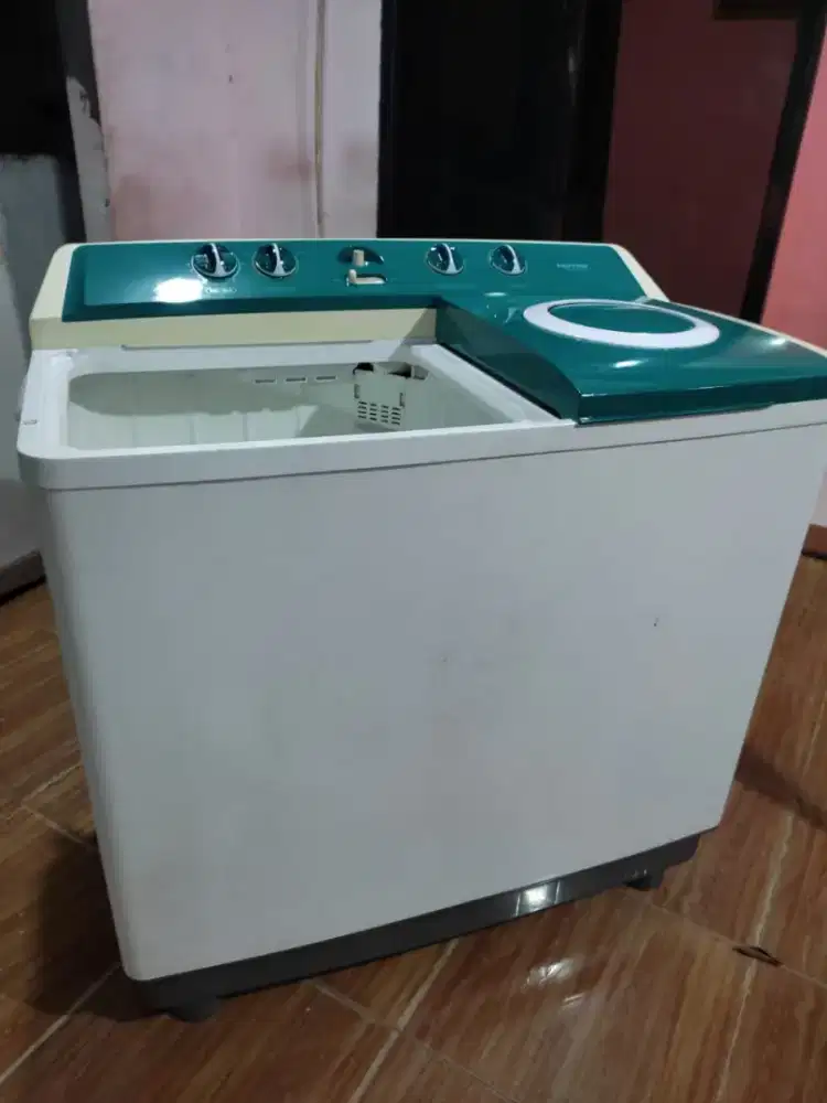 Mesin cuci Polytron 14kg