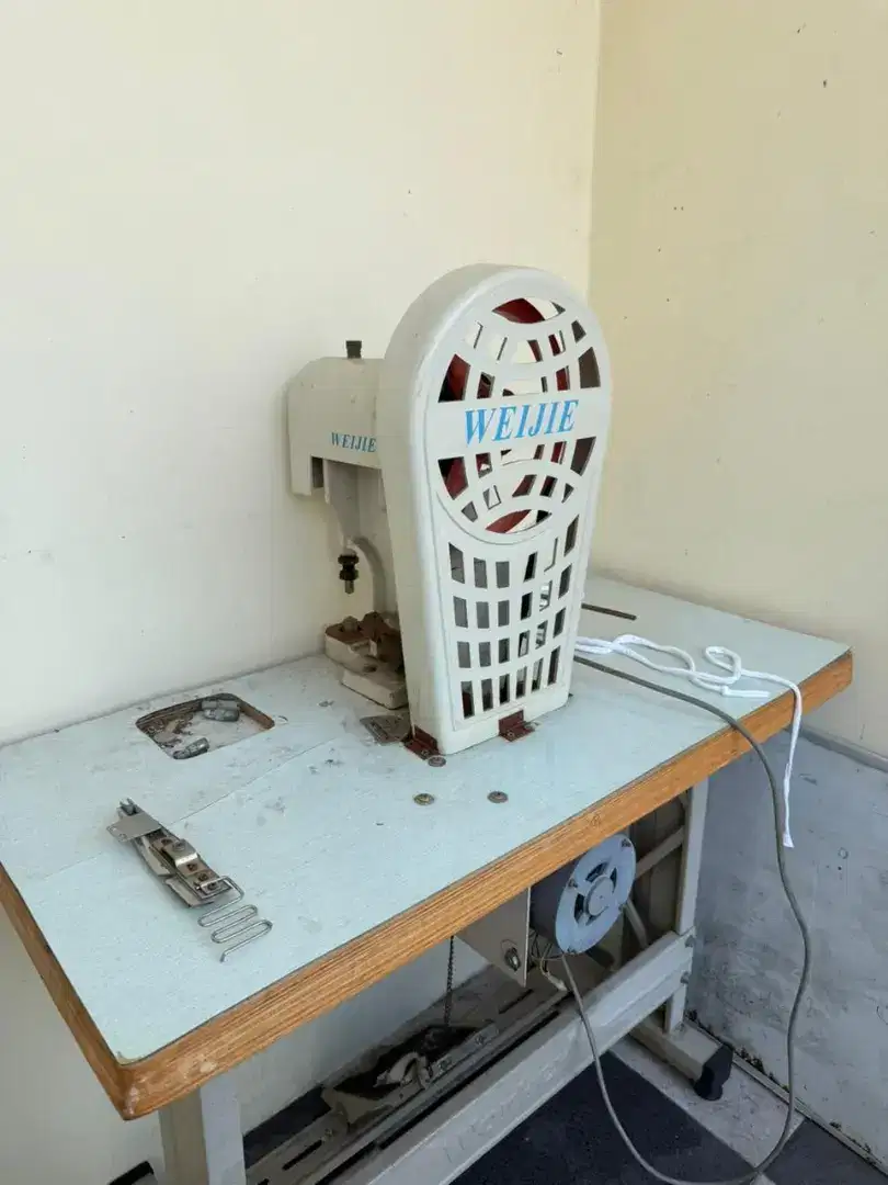 DI JUAL MESIN JAHIT