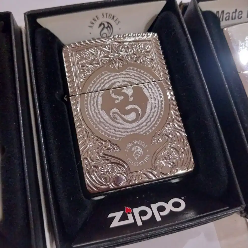 Korek Zippo Anne Stocks