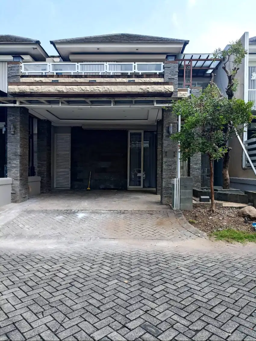 Rumah Minimalis Mewah Furnish Royal Residence Wiyung