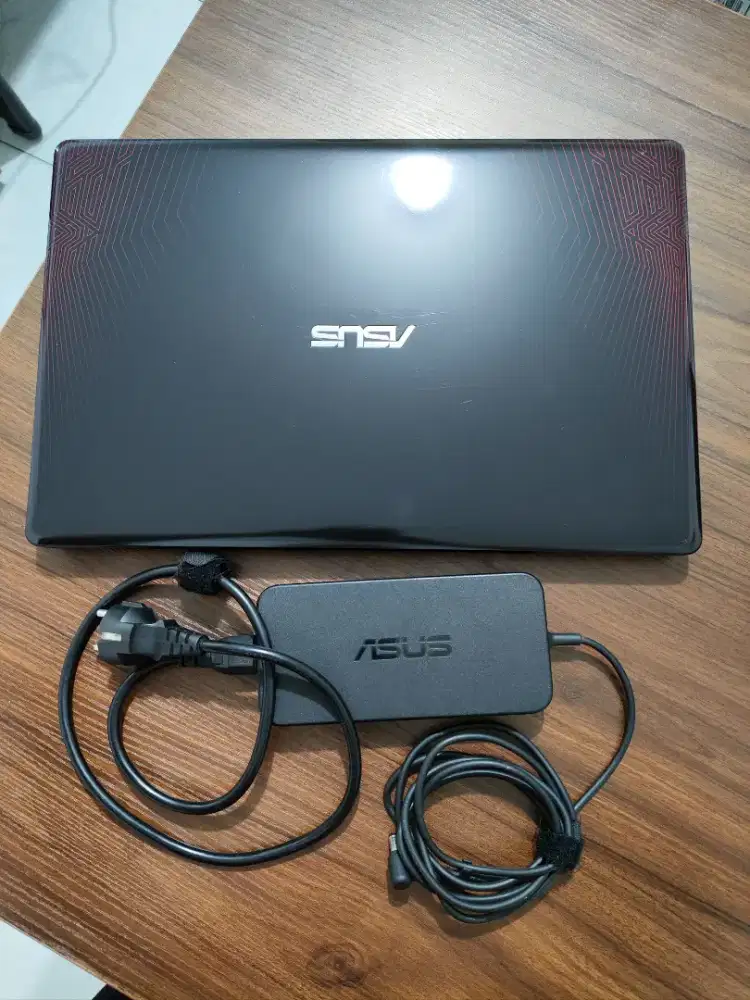 Dijual Laptop Asus X550V i7-6700HQ GTX950M
