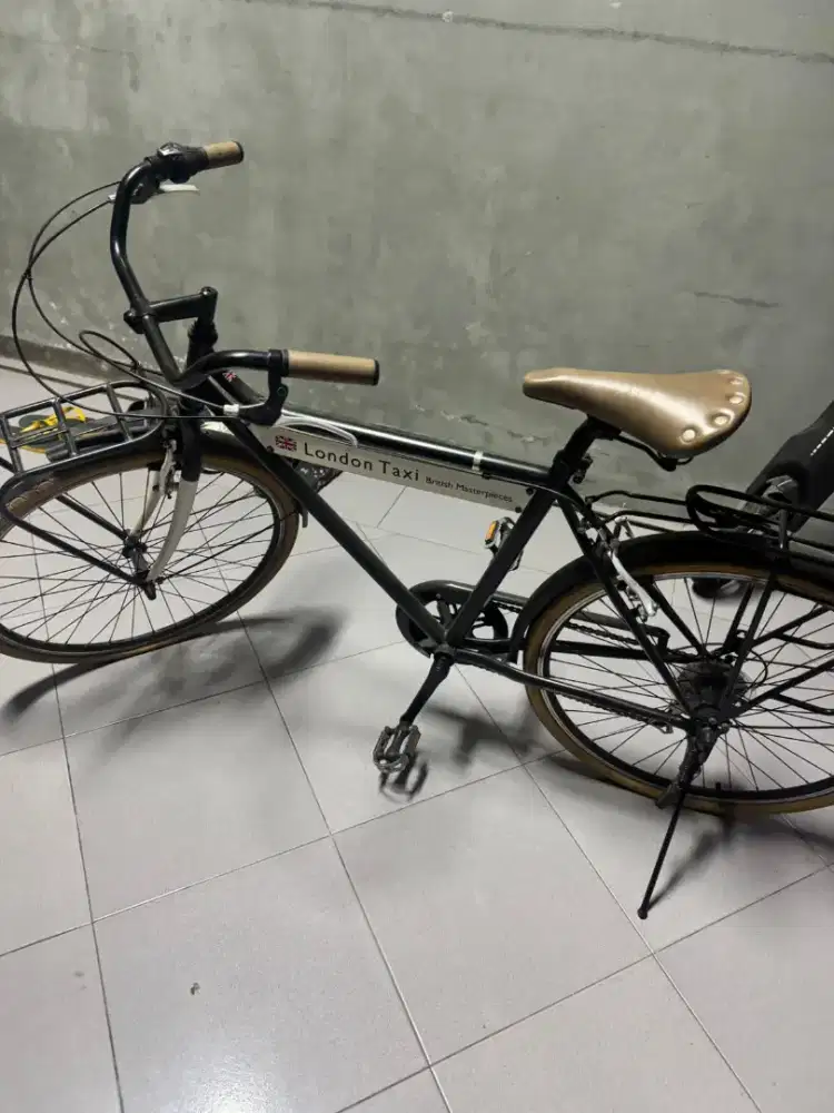 London Taxi, CRB 700