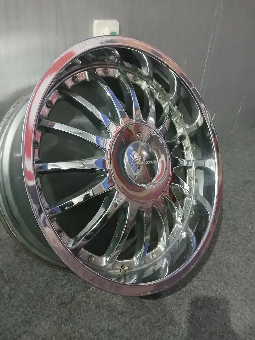 Harier Velg mobil  bekas harier