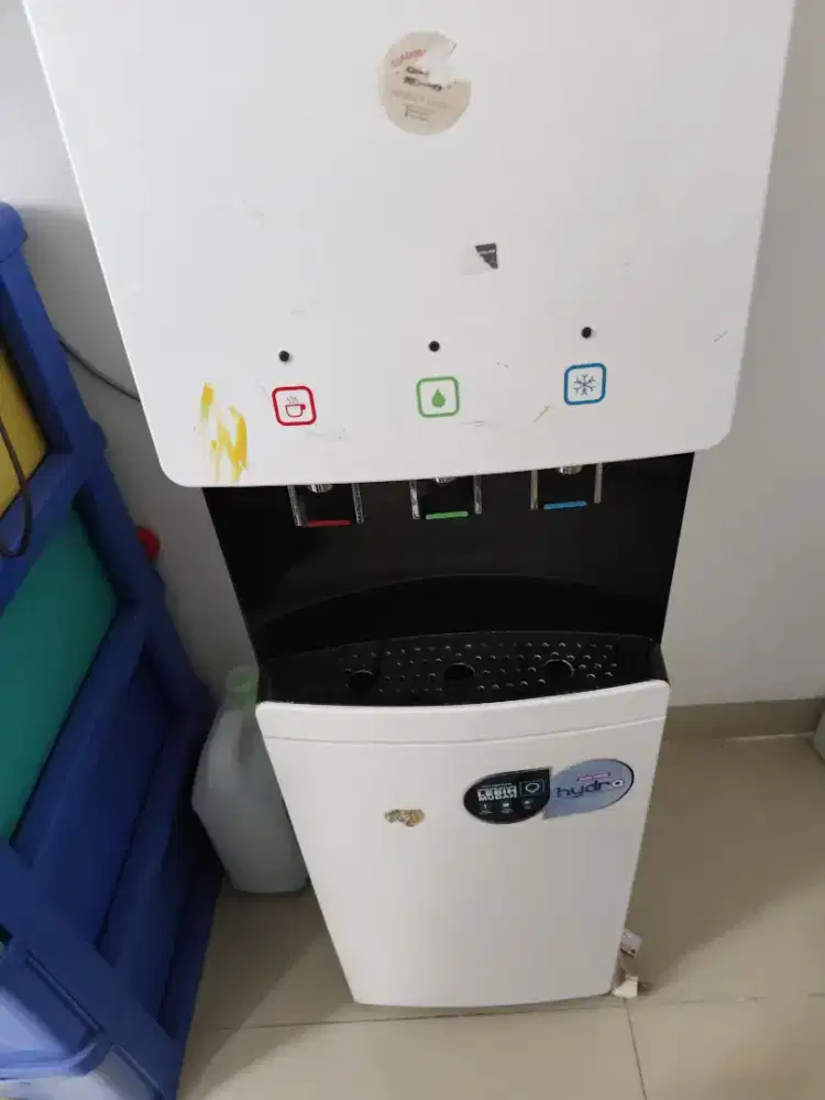Water dispenser polytron
