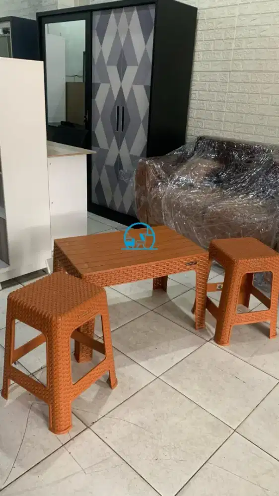 Sale Set Meja Mapan Dan Kursi Plastik