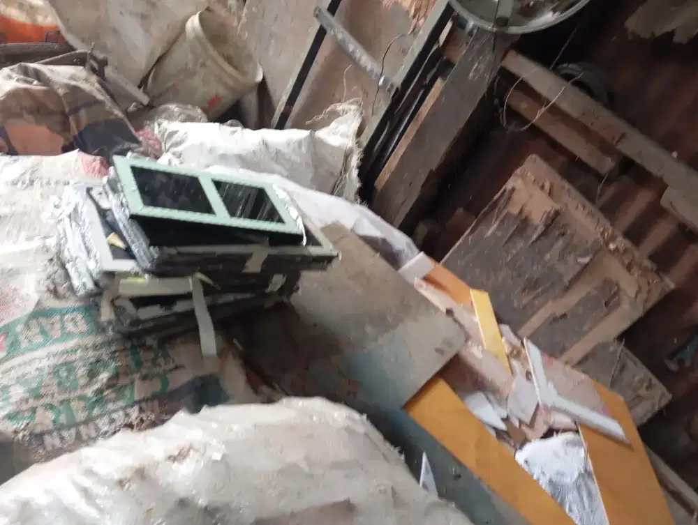 Beli acrylik bekas siap ambil kelokasi