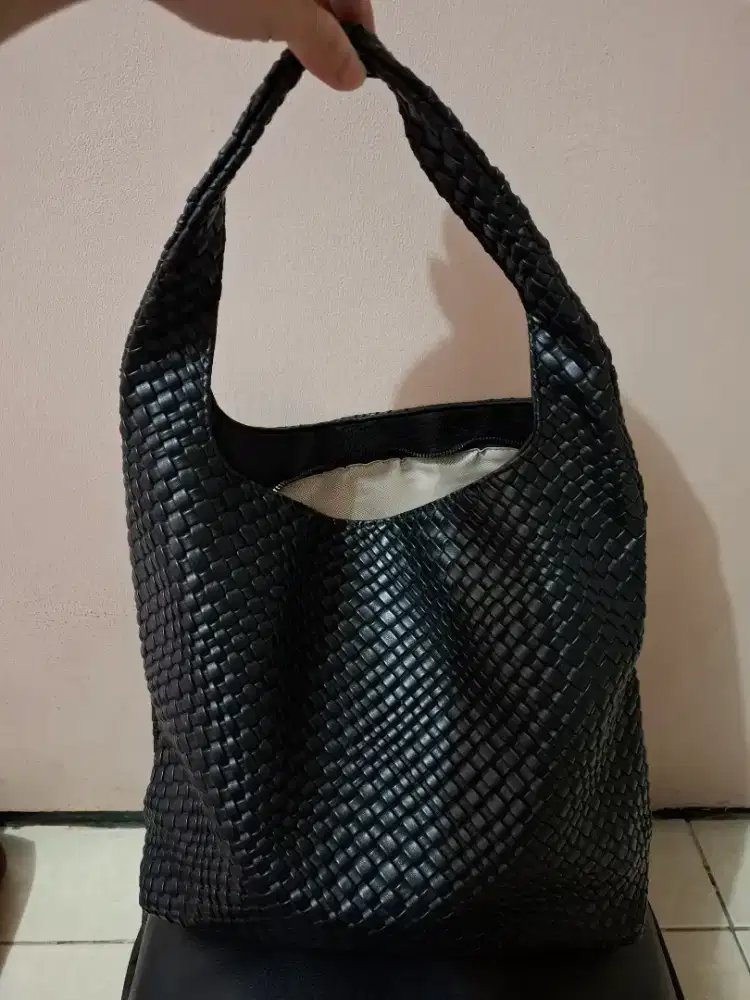 TAS ANYAMAN HOBO