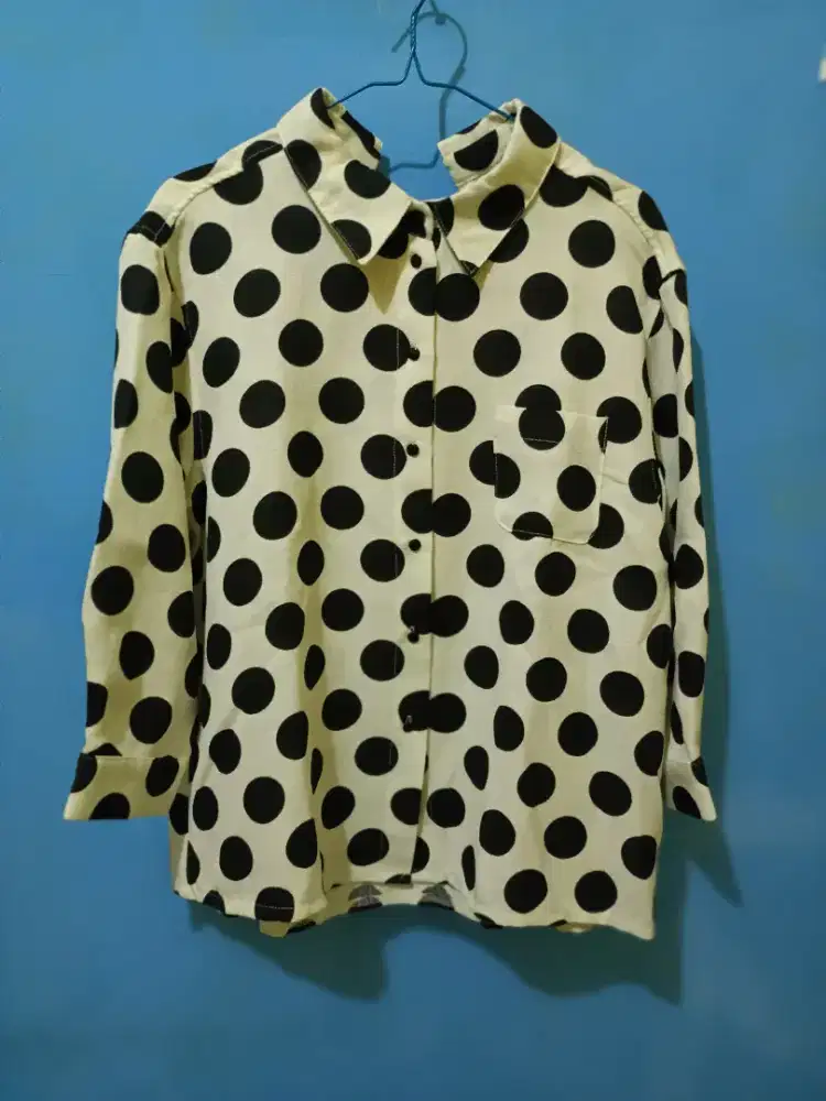 Atasan / Baju / Kemeja Wanita Polkadot