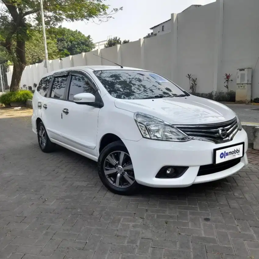 TDP 5JT ! Nissan Grand livina 1.5 XV Bensin-AT 2017 Silver CUFNB