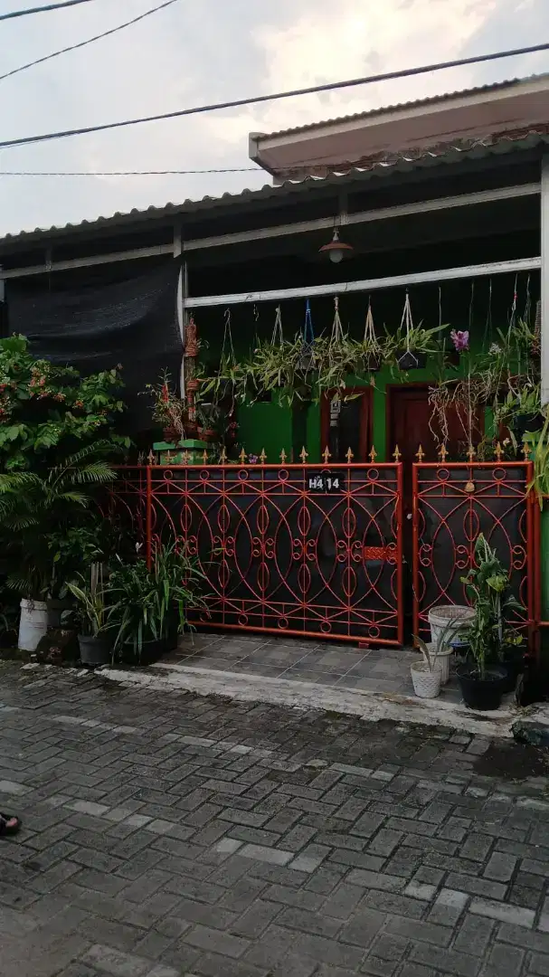 Langsung tanpa perantara Rumah 2 lantai di villa dago tol
