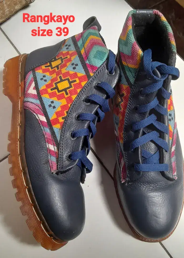 Sepatu booth RANGKAYO size 39