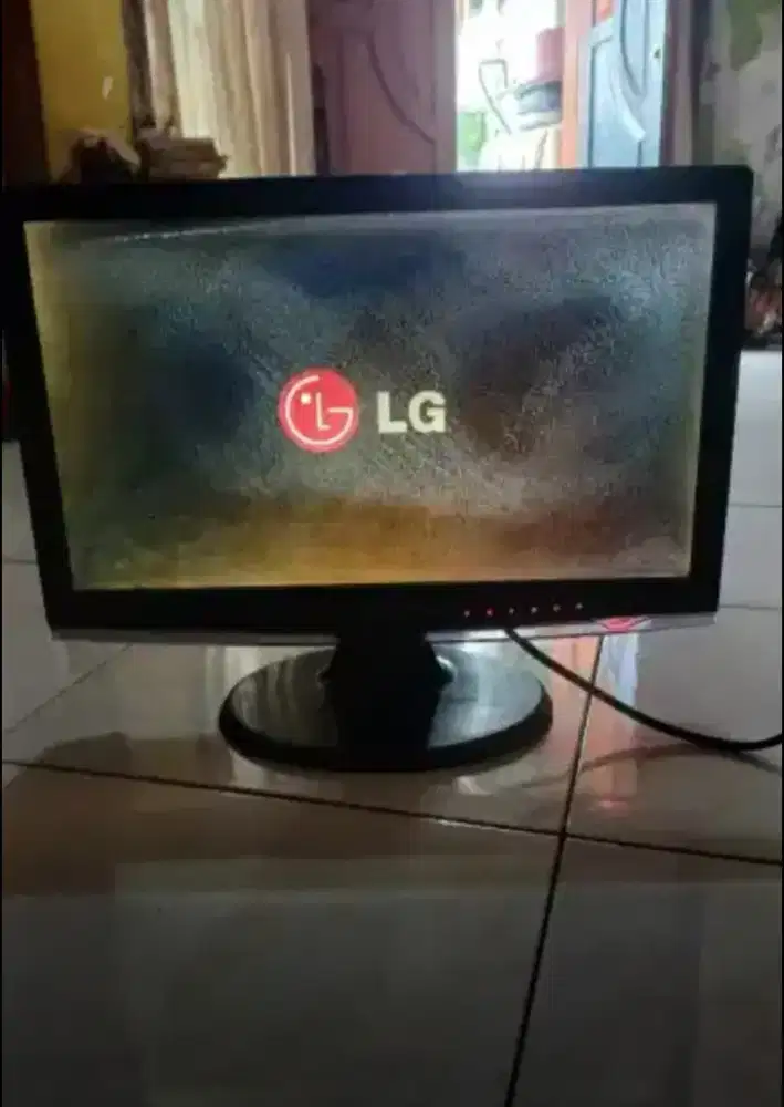 Monitor LG 17 inchi