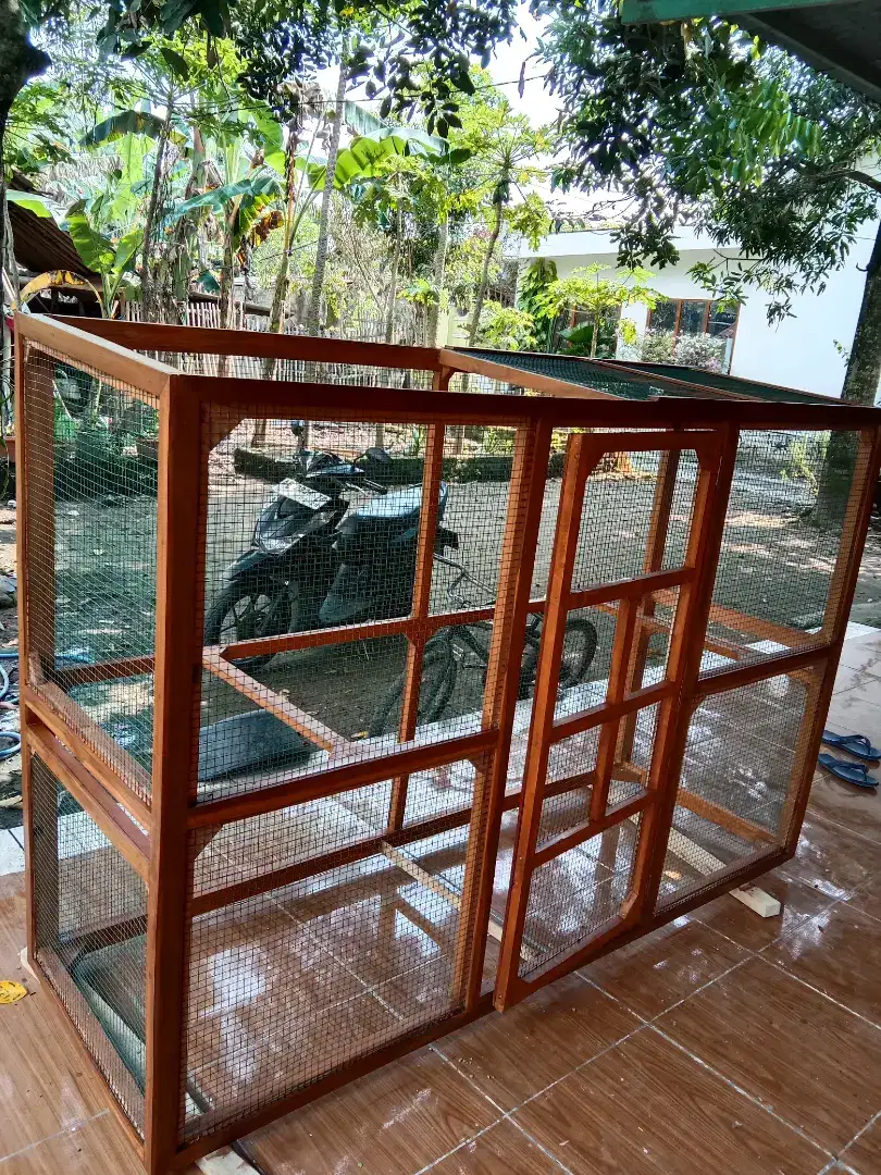 Polier dan kandang burung