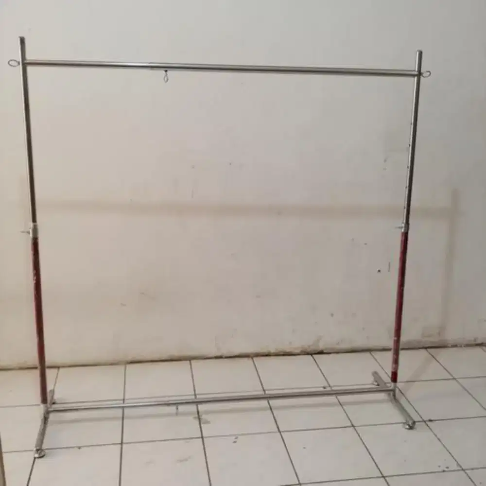 Gawang display baju usaha pakaian