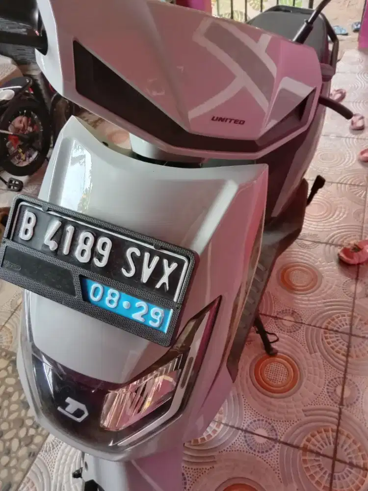 Motor listrik United,, 2024 masih baru,, STNK ada,, BPKB ada,,
