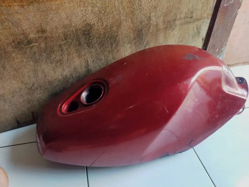 Tanki Suzuki RGR bahan