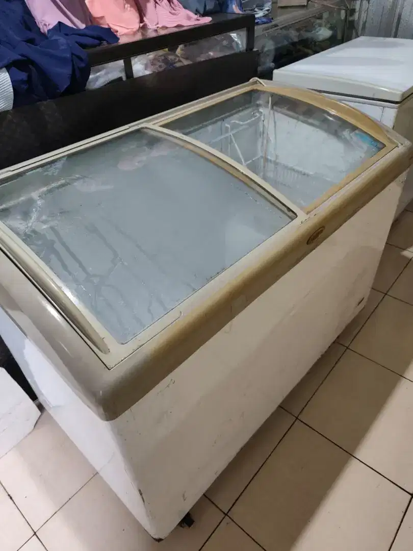 Freezer box sleding