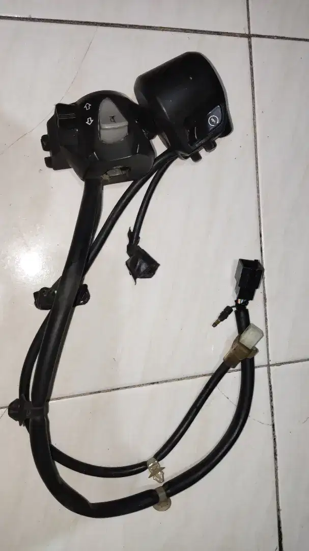 Saklar Kanan Kiri Motor CBR 150 K45