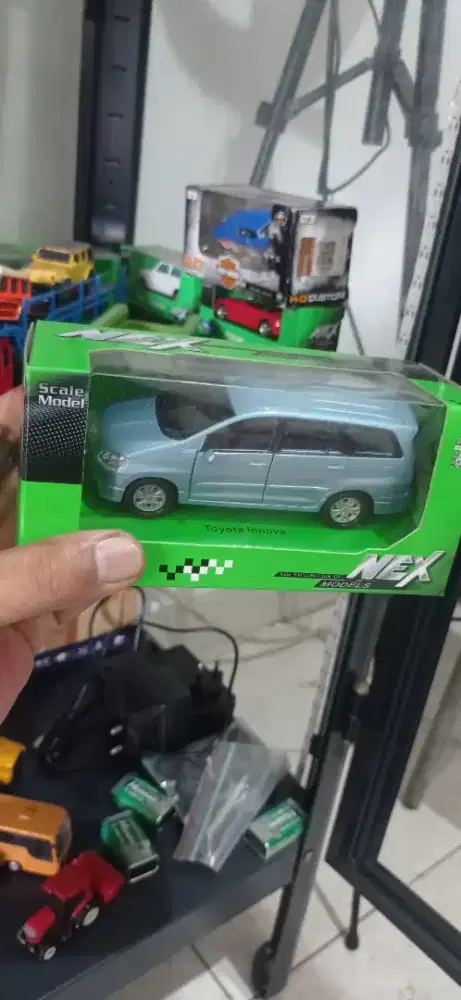 DIECAST TOYOTA INNOVA