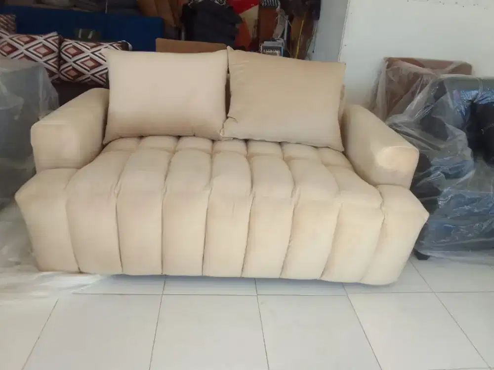 Sofa 2 dudukan Kualitas Villa, Terima Service Sofa ,Servis Kursi Makan