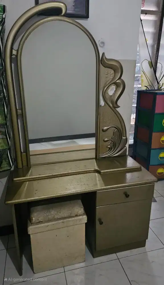 Meja Kaca Rias Coklat Emas