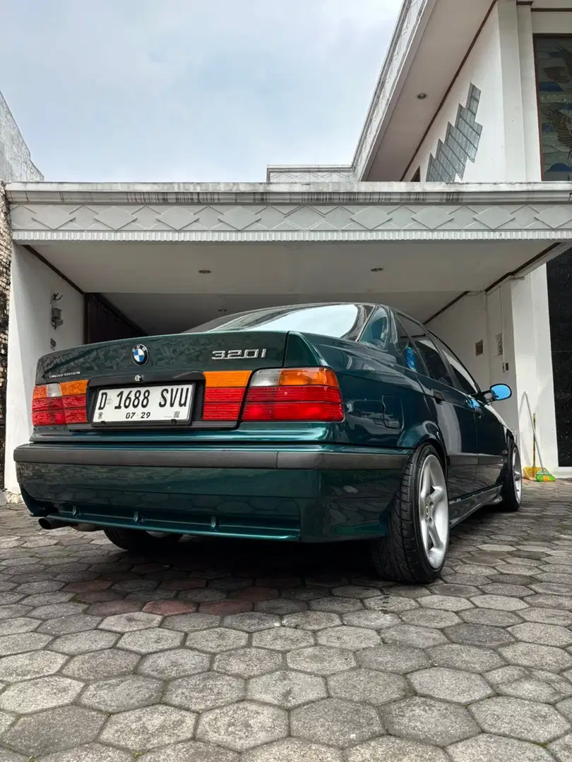 BMW E36 Limited Edition 320i 1995 Tangan Pertama