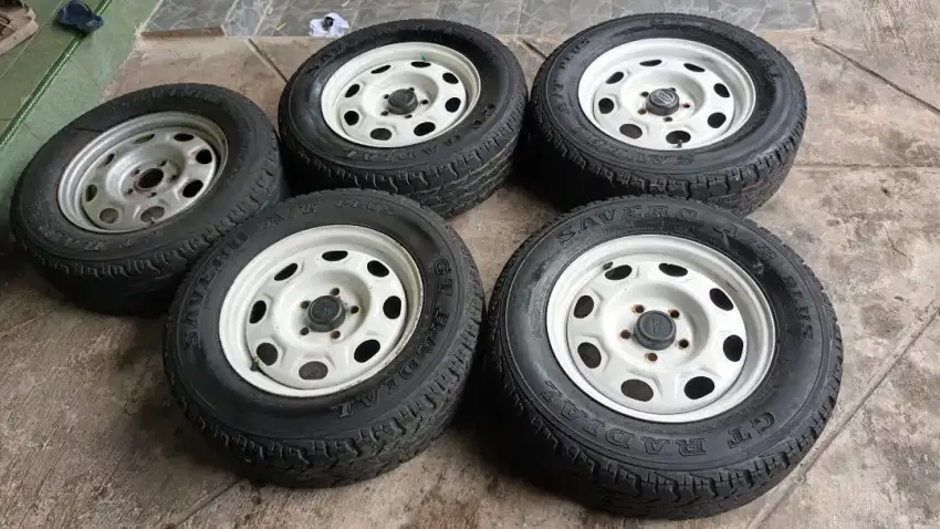 Velg kaleng Taruna + Ban R15 PCD 5X114