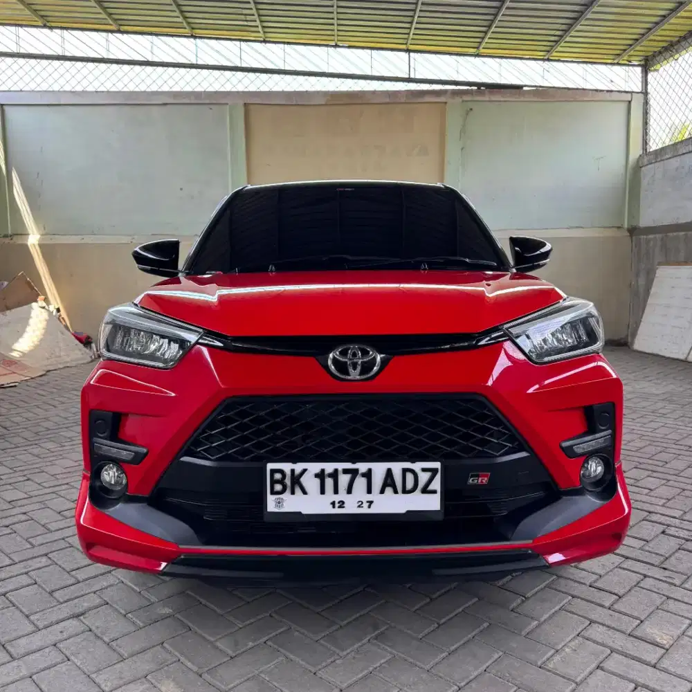 Raize GR Sport 1.0 2022 Matic Two tone Merah hitam