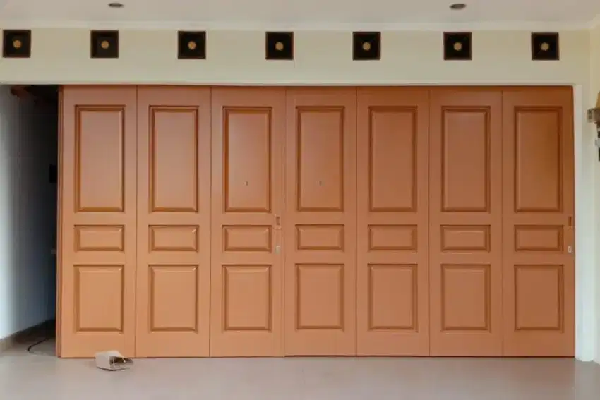 Pintu gerasi dan ruko model lipat bahan full besi galvanis