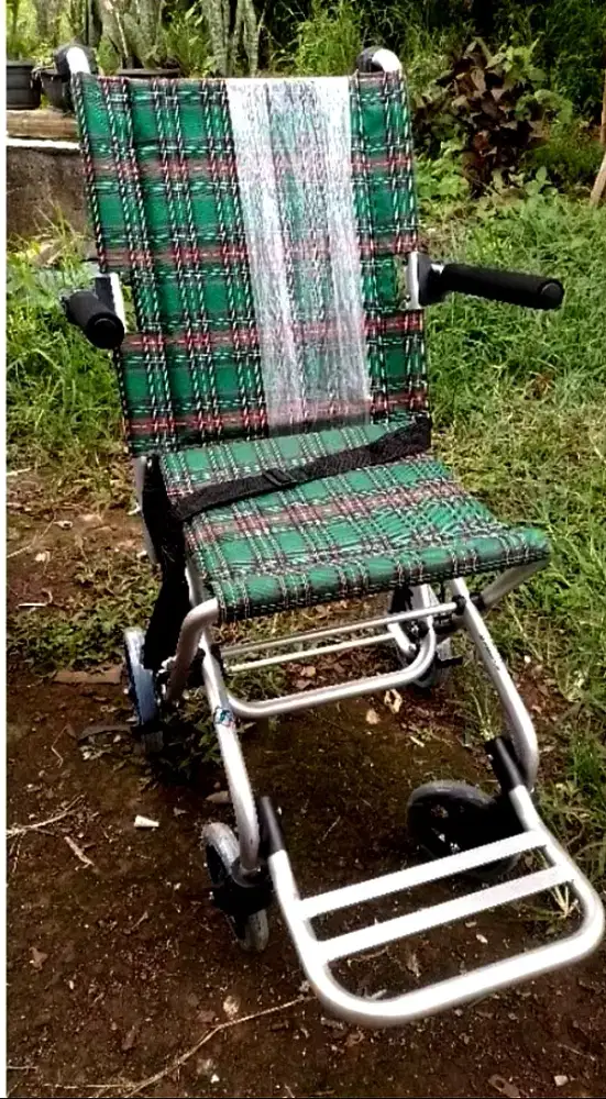 Kursi roda travel nyaman