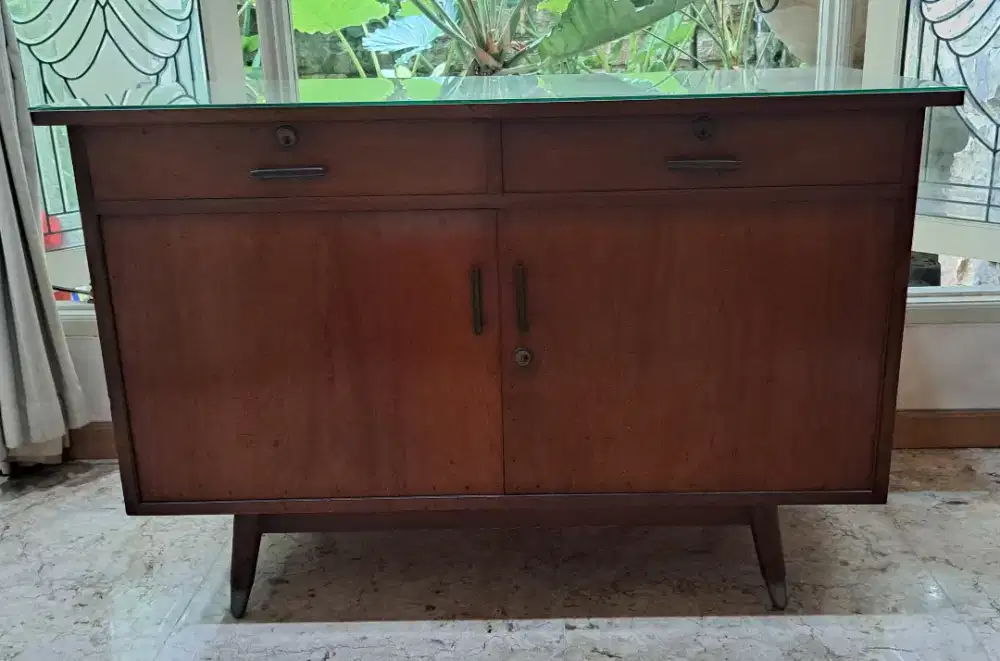 Lemari meja jati 2 laci n 2 pintu