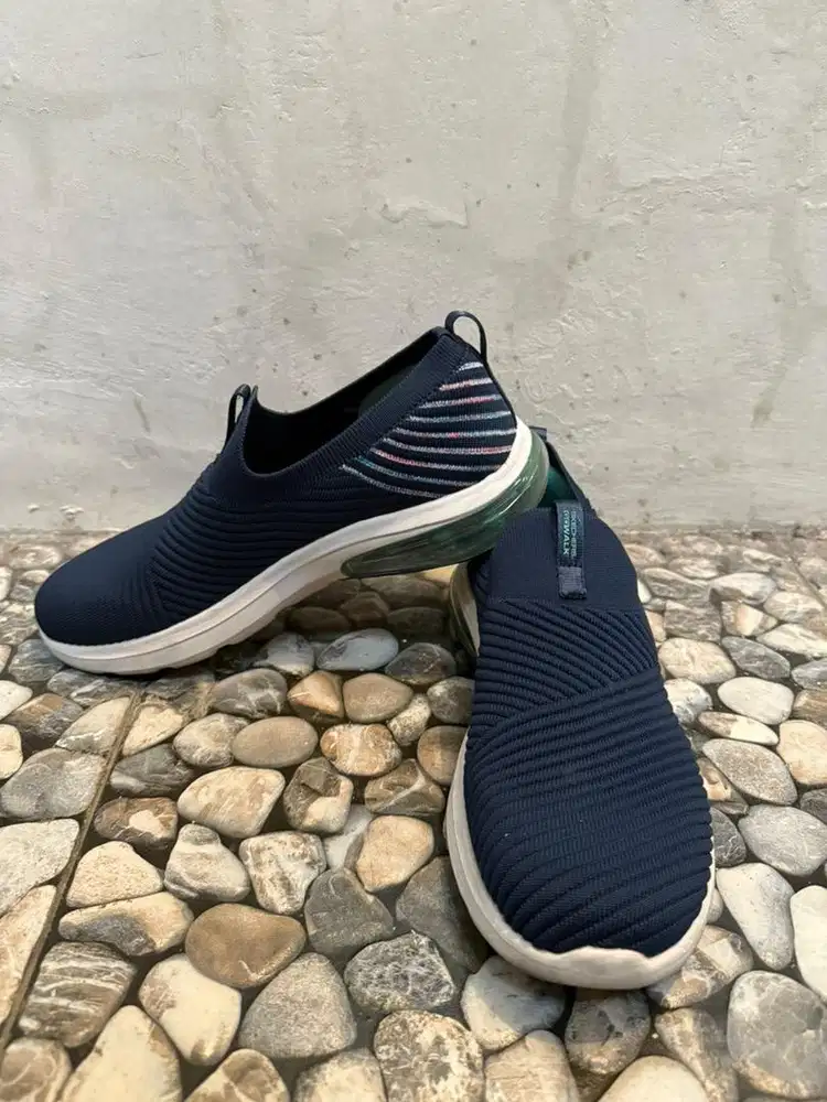 Skechers GO WALK Air 2.0 Slip-On Wanita