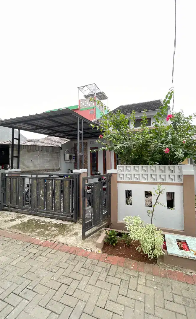 Dijual rumah siap huni, tinggal bawa pakaian saja