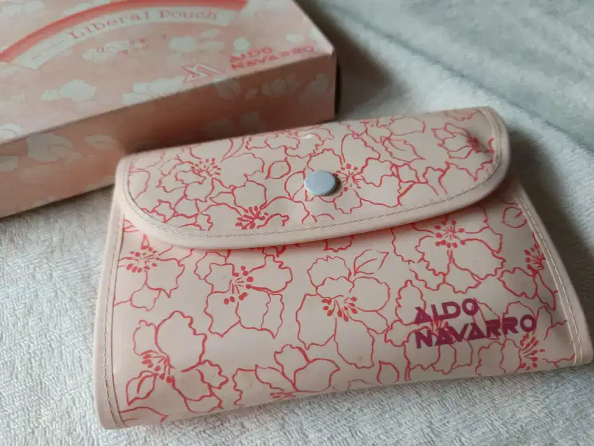 Dompet untuk alat  make up