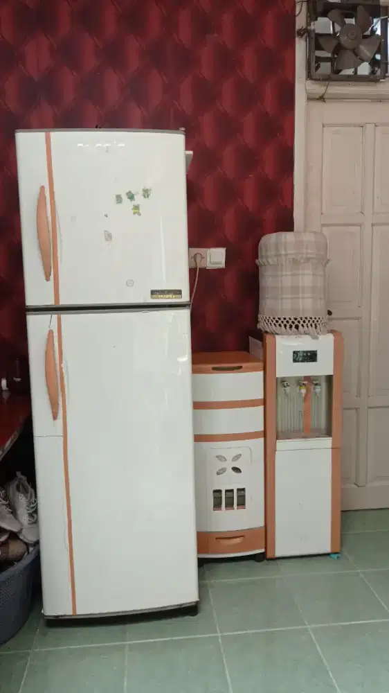 Kulkas kompor bekas