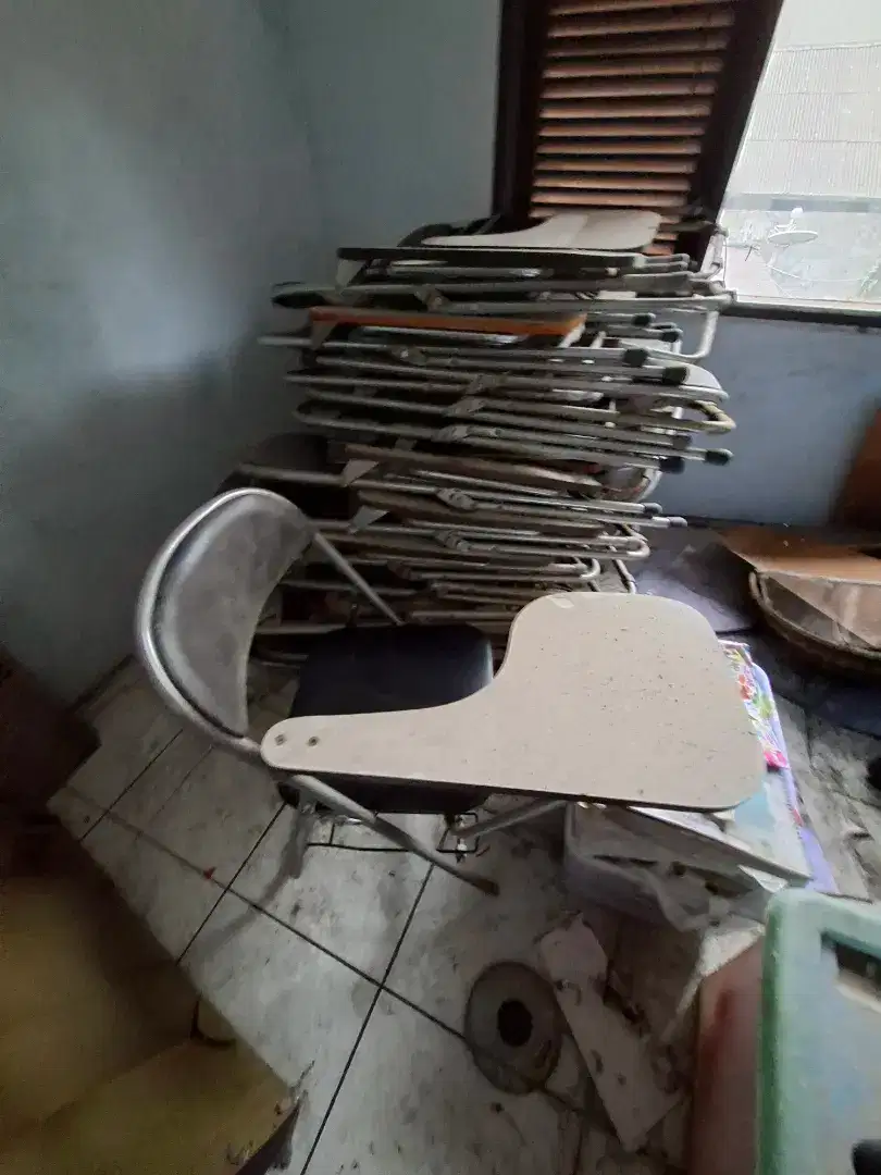 Kursi Lipat kampus bekas