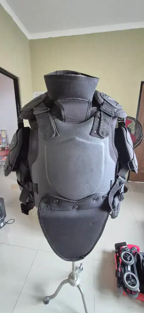 Baju anti huru hara body protector