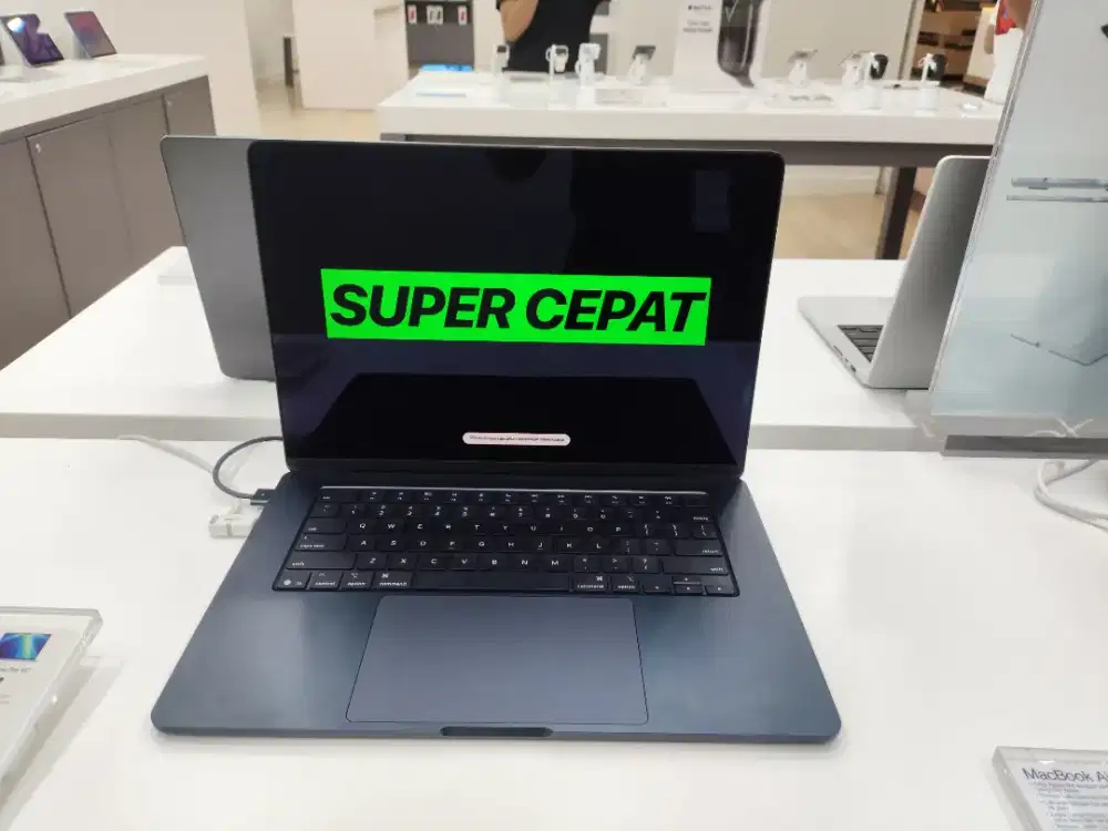 Macbook air M4 15 inch 16GB/256GB