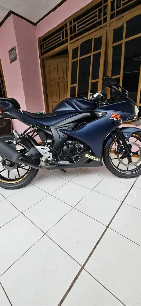 GSX R150 SPESIAL EDITION