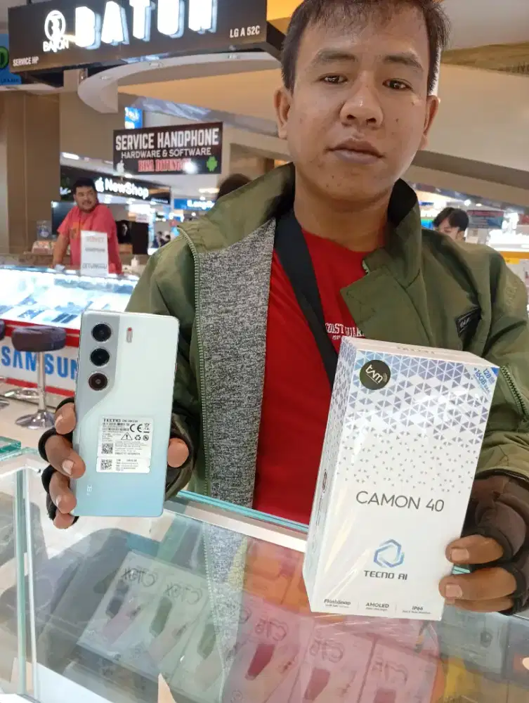 Tacno camon 40 8) 128