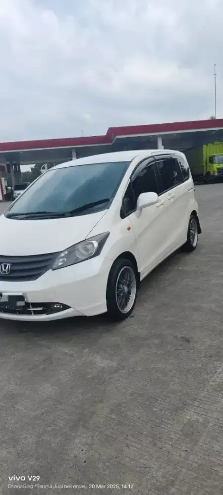 Honda freed Type S 1.5 A/T 2012