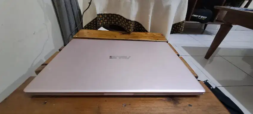 Laptop Asus Vivobook 14