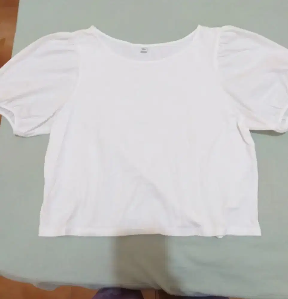 kaos Uniqlo tgn puff