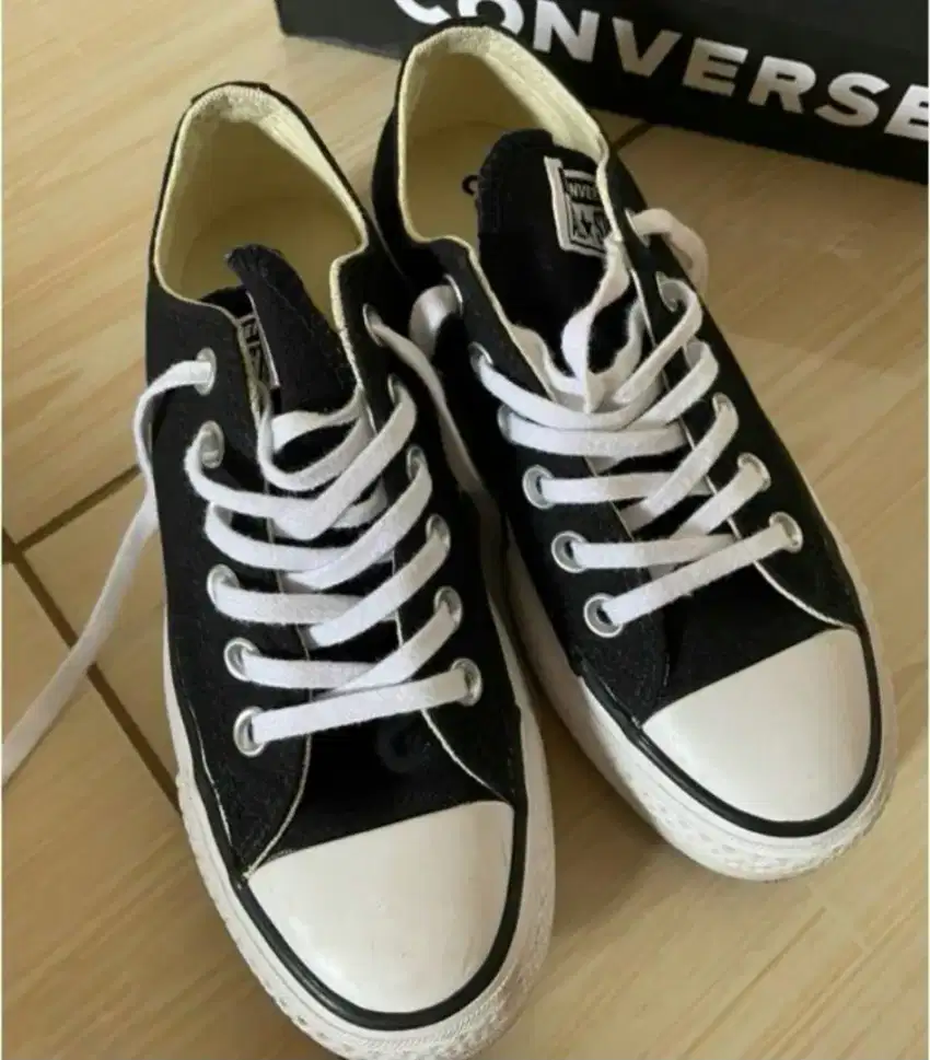 Converse Sepatu Wanita uk 38