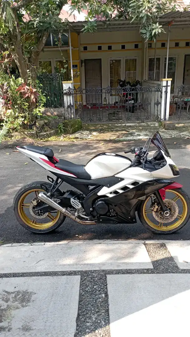 Yamaha R15 V2 tahun 2016