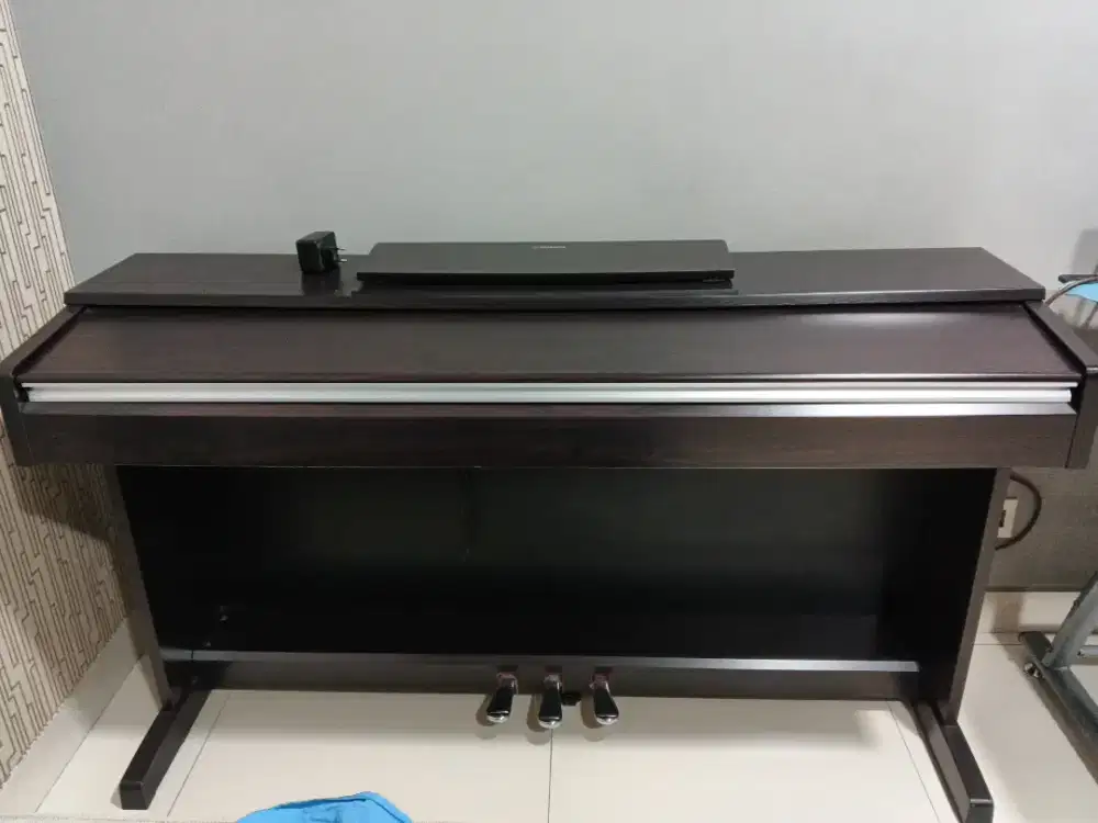 Piano Yamaha Arius YDP-142